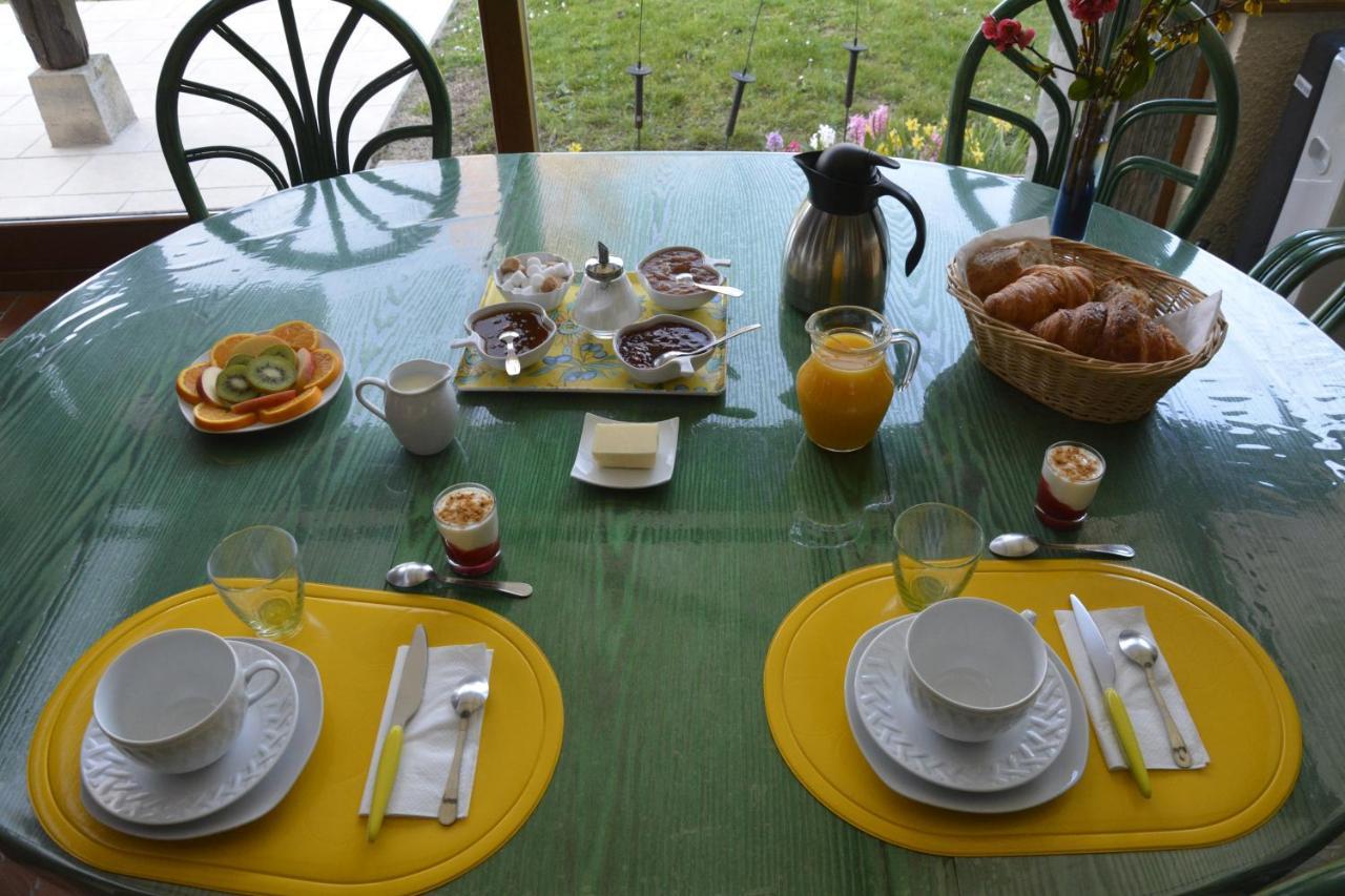 Bed and Breakfast Les Rendzines Nuisement-sur-Coole Exterior foto